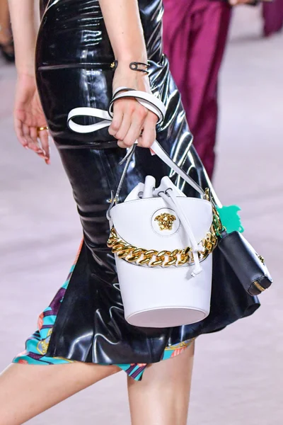 Look 29